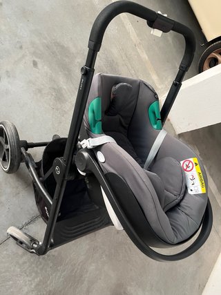 Carro de bebé cybex evolutivo.