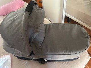 Carro de bebé cybex evolutivo.