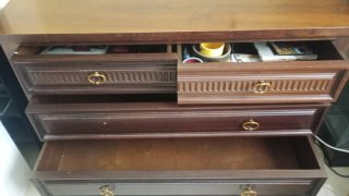 Cómoda antigua de madera