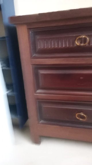 Cómoda antigua de madera
