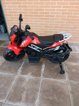 Moto Eléctrica Infantil Benelli TNT Roja