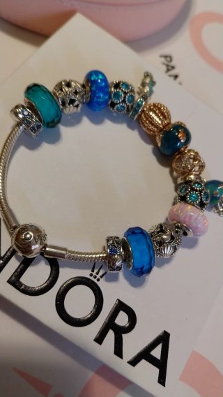 Pulsera Pandora 19cm con 15 charms.