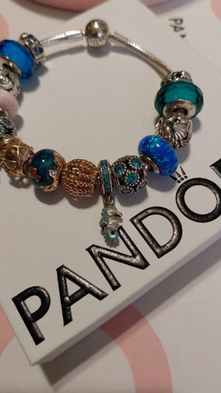 Pulsera Pandora 19cm con 15 charms.