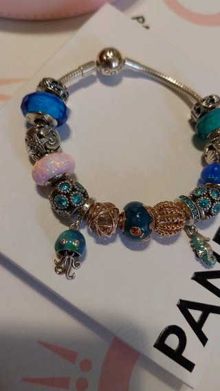 Pulsera Pandora 19cm con 15 charms.