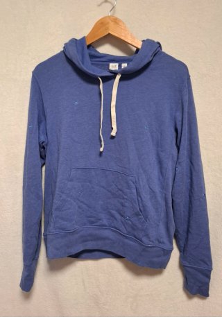 Sudadera azul con estrellas