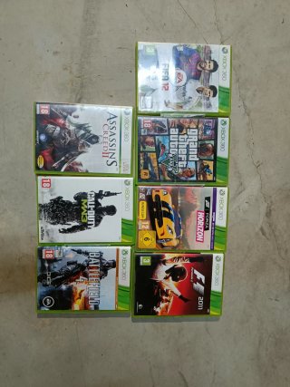 Lote 7 Giochi Xbox 360: FIFA, GTA, Assassin's, Call