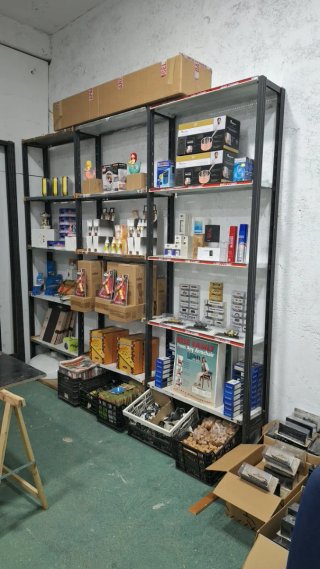 BLOQUE ESTANTERÍA METÁLICA