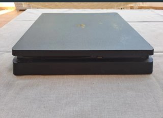 PS4 Slim 1TB + Mando Negro