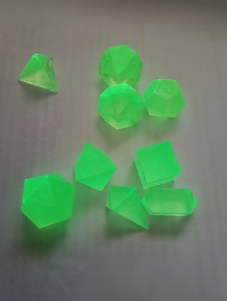 Dados personalizables que brillan en la oscuridad