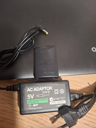 Batteria e caricabatterie PSP 1004