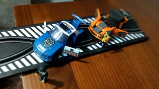 Scalextric Compact 1:43  pack 2 coches lego