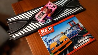 Scalextric Compact 1:43 Coche Lego(2)