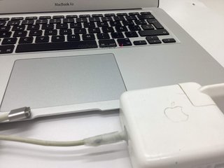 portatil apple apple macbook air core i5 1.8 13 (2017) (a1466)