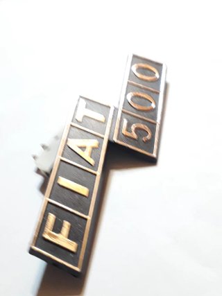 Sigla logo emblema FIAT 500 posteriore