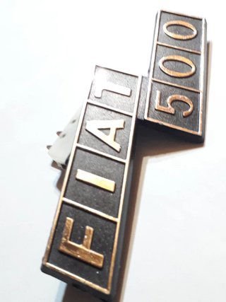 Sigla logo emblema FIAT 500 posteriore