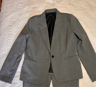 Traje pantalón y chaqueta Zara