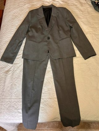 Traje pantalón y chaqueta Zara