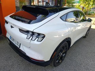 Ford Mustang Mach-E AWD Batería 98.8Kwh 258 kW (351 CV)