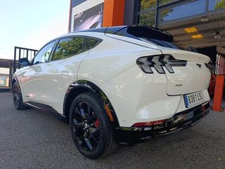 Ford Mustang Mach-E AWD Batería 98.8Kwh 258 kW (351 CV)