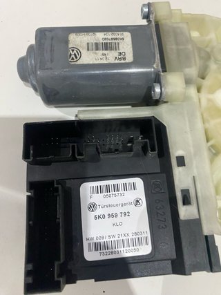 MOTOR ELEVALUNAS DELANTERO DERECHO VOLKSWAGEN SCIR