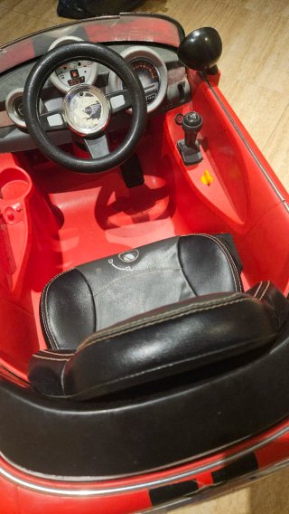 Coche infantil rojo