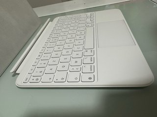 Magic Keyboard Folio iPad A16 y iPad 10/AZERTY