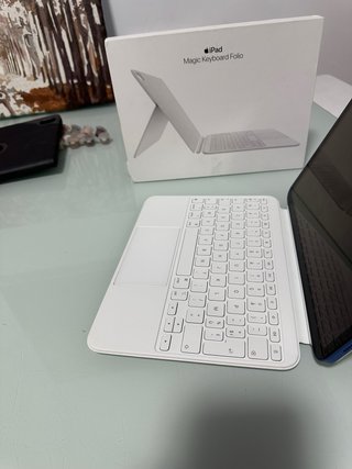 Magic Keyboard Folio iPad A16 y iPad 10/AZERTY