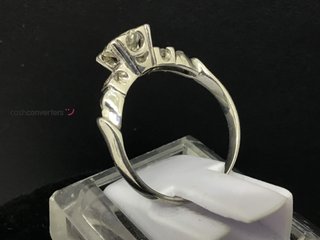 anillo oro 18k con piedra con diamante