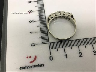 anillo oro 18k con piedra con diamante