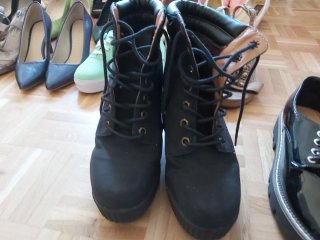 Lote 2 pares botines plataforma beige/negro