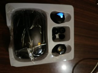 Cascos inalámbricos negros sin usar