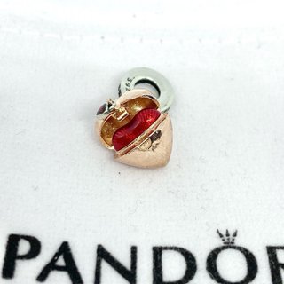 CHARM PANDORA ORO ROSA CORAZON ROJO