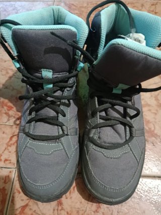 Botas Quechua grises y turquesa
