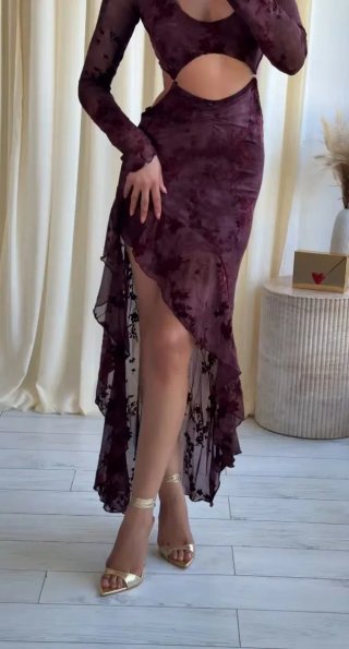 Zara Vestido 'Viral' burgundy con cut out