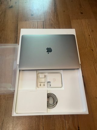 MacBook Pro Retina 13"2019,256gb.SSD,i5,8gb.RAM.