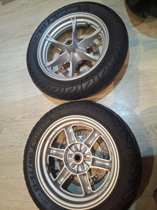 Pareja Neumáticos Michelin Burgman 125/200