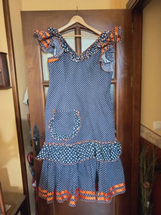 Traje de flamenca azul y naranja