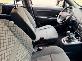 Renault Scenic 2011