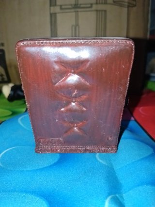 Figura bad taste bear oso cerámica sillón Norman