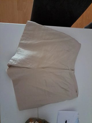 Falda pantalón beige con nudo