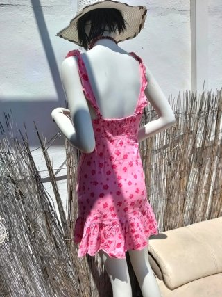 Vestido rosa con flores