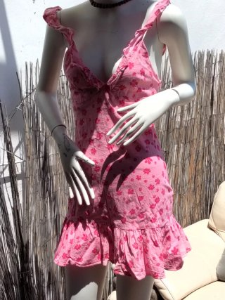 Vestido rosa con flores