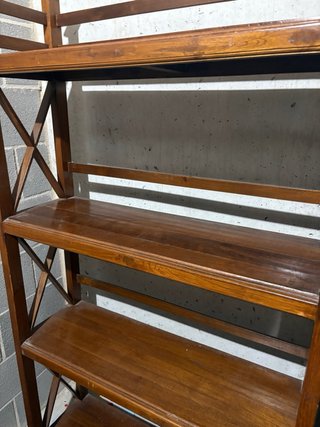Scaffale in legno a 4 livelli
