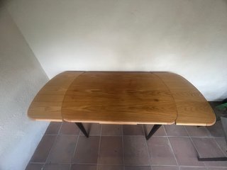 Mesa extensible vintage madera y metal