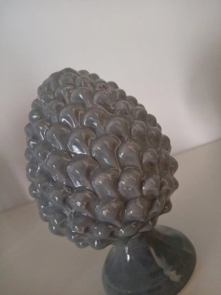 Pigna decorativa grigio cm 20