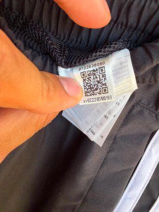 Pantaloncini Adidas neri con bande laterali