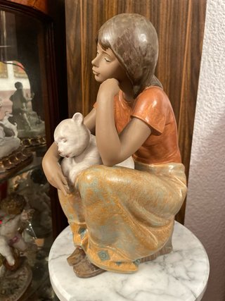 GRAN FIGURA LLADRÓ. OSITO AL REGAZO.