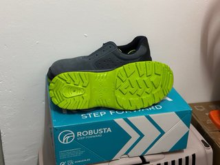 Zapatos de trabajo Robusta con Punta de Acero