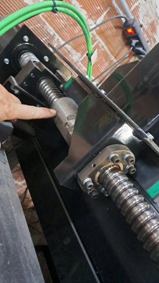 Fresadora CNC Robusta