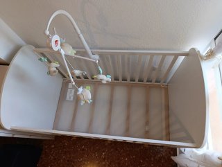 Cuna Ikea Gonatt blanca con cajones